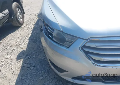 2015 Ford Taurus Limited z USA, uszkodzony, nr VIN 1FAHP2F8XFG170735